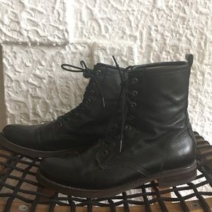 frye combat boot